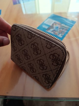 Monedero Guess Estampado Marrón Dorado