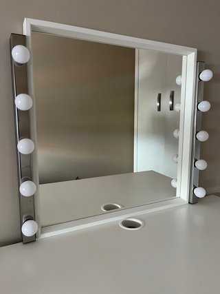 Tocador (escritorio y espejo con luces)