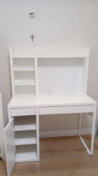 Scrivania per bambini in legno bianco