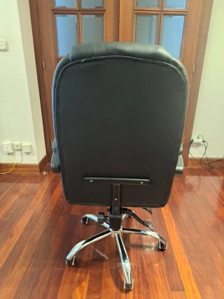 Silla Oficina Giratoria Negra Reposapiés Comde