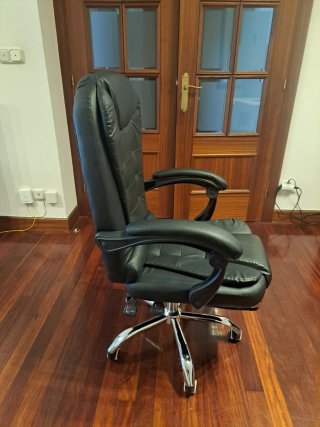 Silla Oficina Giratoria Negra Reposapiés Comde
