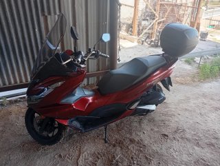 Moto Scooter Negra y roja