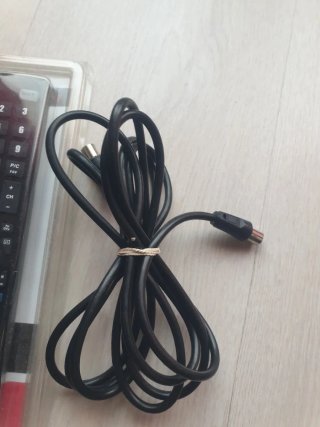Pacchetto cavi RCA, HDMI e telecomando TV