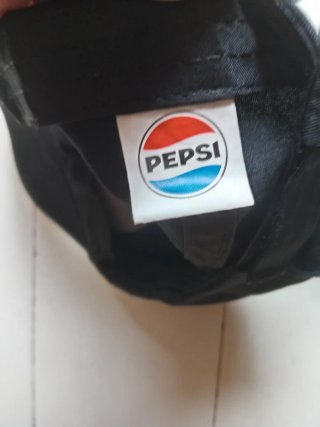 Cappellino nero con visiera uomo. Pepsi. T. Única