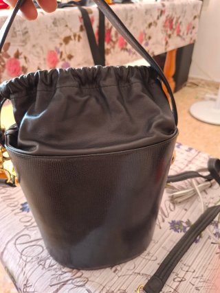 Bolso de piel negro