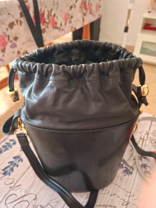 Bolso de piel negro