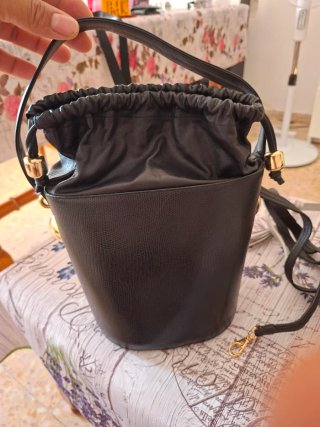 Bolso de piel negro