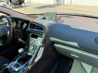 Peugeot 3008 1.6 HDI 120 CV 5 PUERTAS