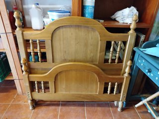 Cabeceros de castaño con somier
