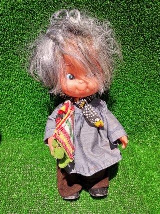 Muñeca pintora vintage antigua