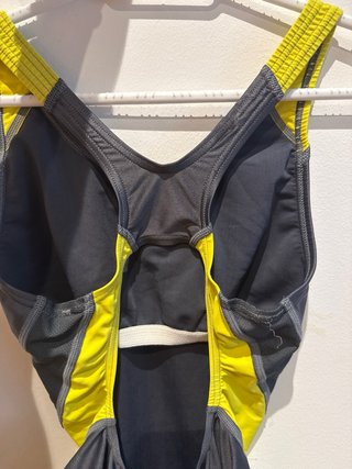 Trikini oficial triatlón marca SPEEDO