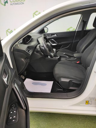 Peugeot 308 5p Business Line BlueHDi 100