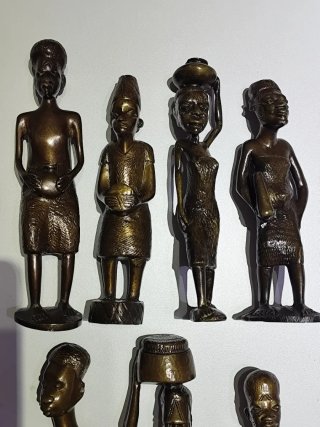 Lotto 7 antiche statuette africane bronzo