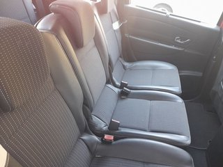 Renault Grand Scénic BOSE Energy TCe 130 7p · Gasolina ·