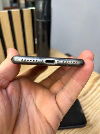 iPhone 8 del 2017 da 256GB Nero Rotto