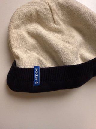 Gorro Adidas Original Doble Cara Beige/Negro..