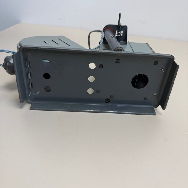Antiguo cine proyector NIC con 31 peliculas y caja