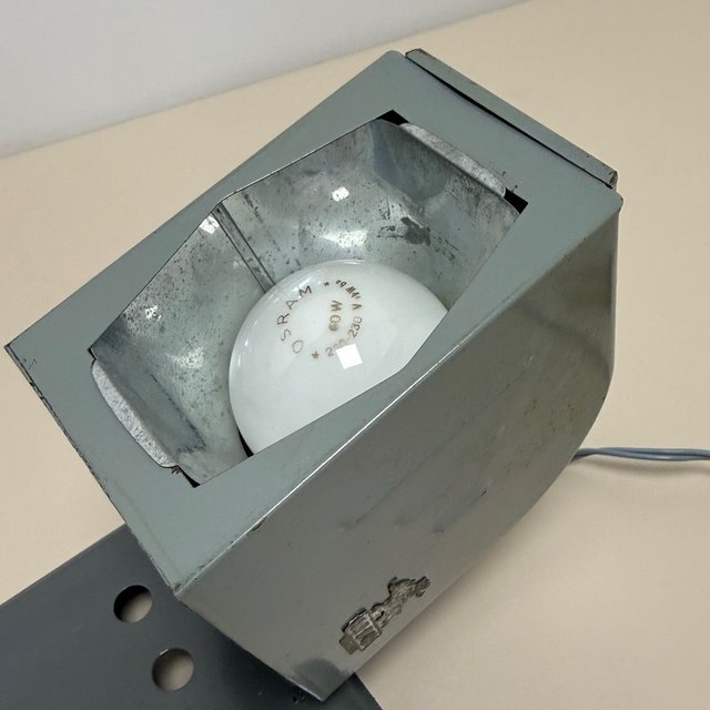 Antiguo cine proyector NIC con 31 peliculas y caja