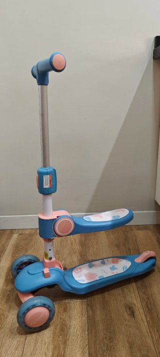 Patinete infantil 2 en 1. Ruedas LED