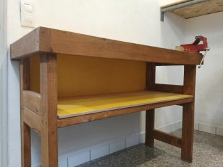 Banco de trabajo con tornillo