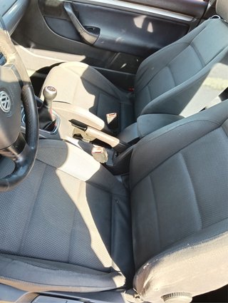 Volkswagen Golf 2004