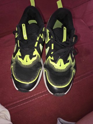 Nike Bambas Negras y Amarillas