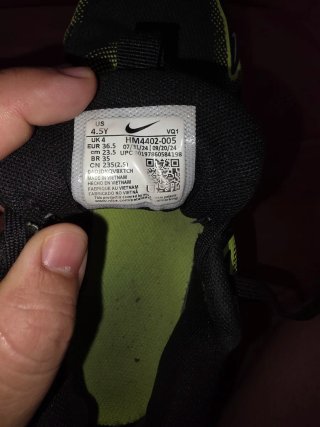 Nike Bambas Negras y Amarillas