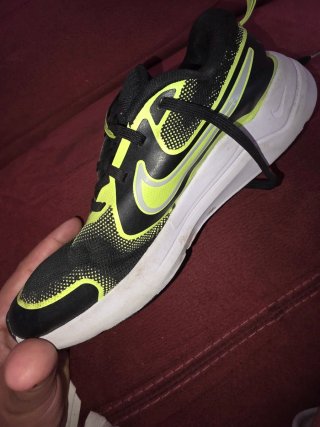 Nike Bambas Negras y Amarillas
