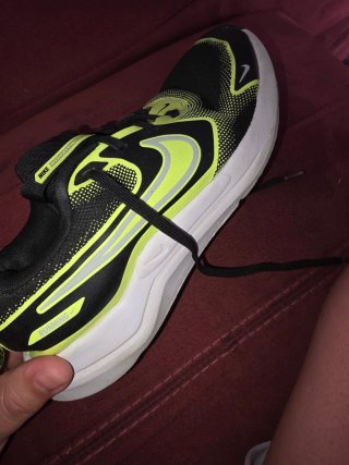 Nike Bambas Negras y Amarillas