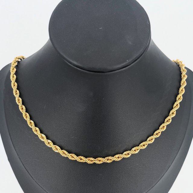 Cadena Salomónica de oro de 18k, 10.19 g, 62.5 cm.