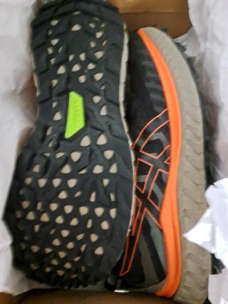 Asics Trabuco Max 44.5 Negro/Tomate