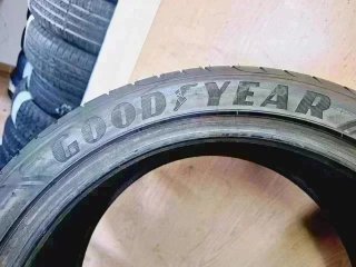 245 40 R19 98Y Goodyear - 1 neumático +95%