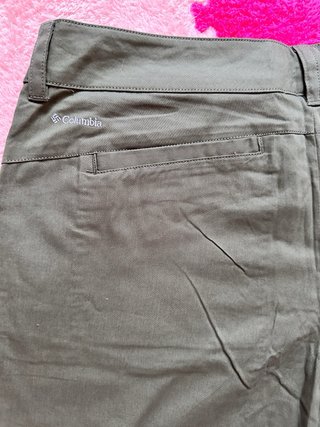Pantalones tres cuartos kakis Columbia