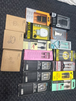 Kit Fones de Ouvido + Carregadores e Cabos