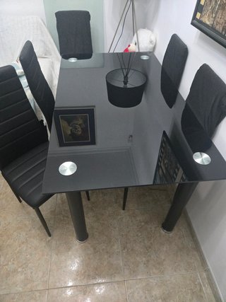 Mesa cristal negra y 6 sillas