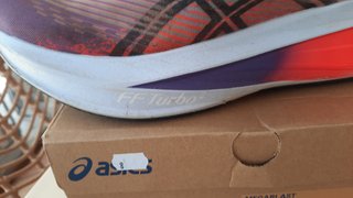 Zapatillas de running Asics Megablast – Talla 44
