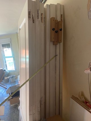 Puertas interiores: 7 abatibles y 3 correderas