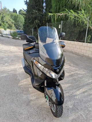 Suzuki Burgman UH 200 Negra ITV