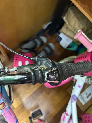 Bicicleta infantil rosa con guardabarros