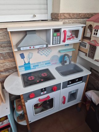 Cocinita de madera para niños