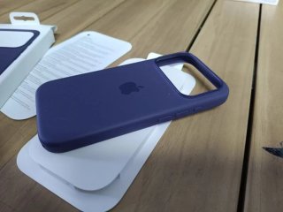 Apple iPhone 17 Pro Funda de silicona con MagSafe