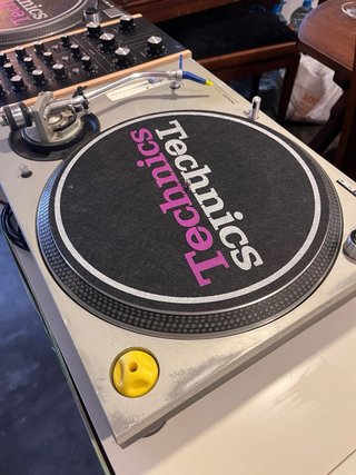 Technics SL-1200 MK5 y SL-1210 MK2