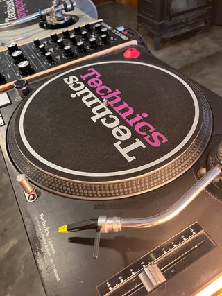 Technics SL-1200 MK5 y SL-1210 MK2