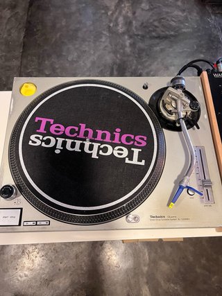 Technics SL-1200 MK5 y SL-1210 MK2