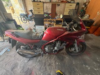 Yamaha Diversion Roja