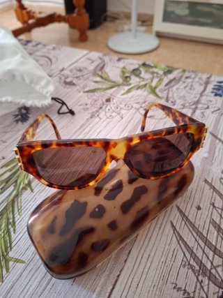 Gafas de sol Jimmy Choo doradas y azules