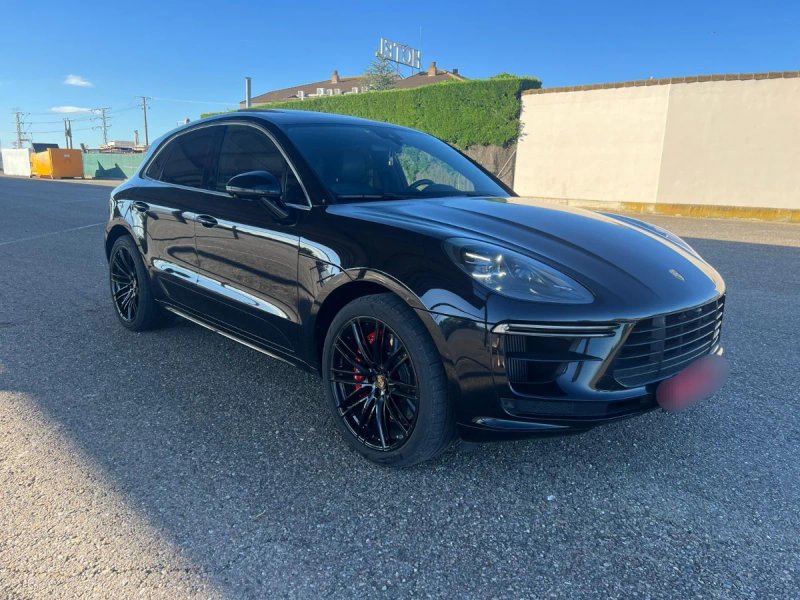 Porsche Macan Turbo 2021 - foto 1