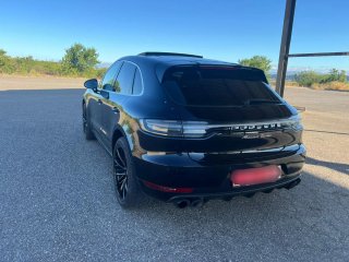 Porsche Macan Turbo 2021