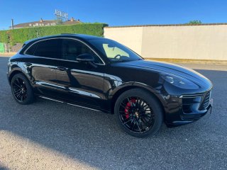 Porsche Macan Turbo 2021