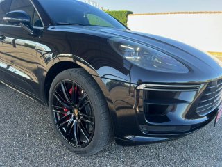 Porsche Macan Turbo 2021